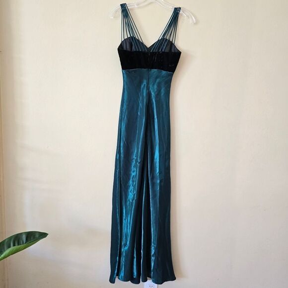All‎ That Jazz Elegant Black Velvet & Green Maxi Dress Size 3 Y2k Prom Wimsigoth - Picture 8 of 12